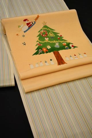縞大島紬をクリスマス柄の帯でコーディネート