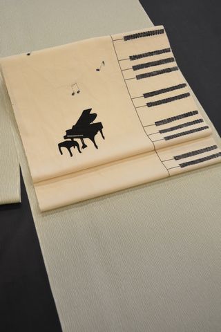ピアノ柄の帯で単衣小紋をコーディネート