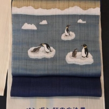 東京展出品予定のペンギン柄麻染帯