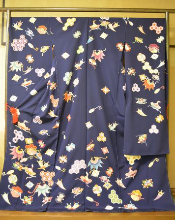 DSC_0002takaratukusigaranofurisode.JPG