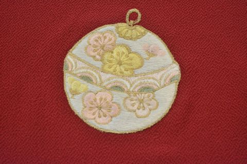 刺繍入りリバーシブルちりめんショール