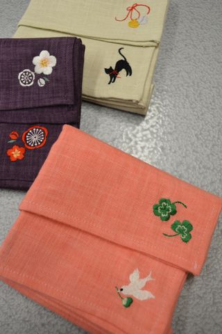 刺繍入り風呂敷