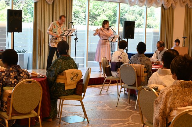 井上信平氏と種池有美子氏によるフルート二重奏